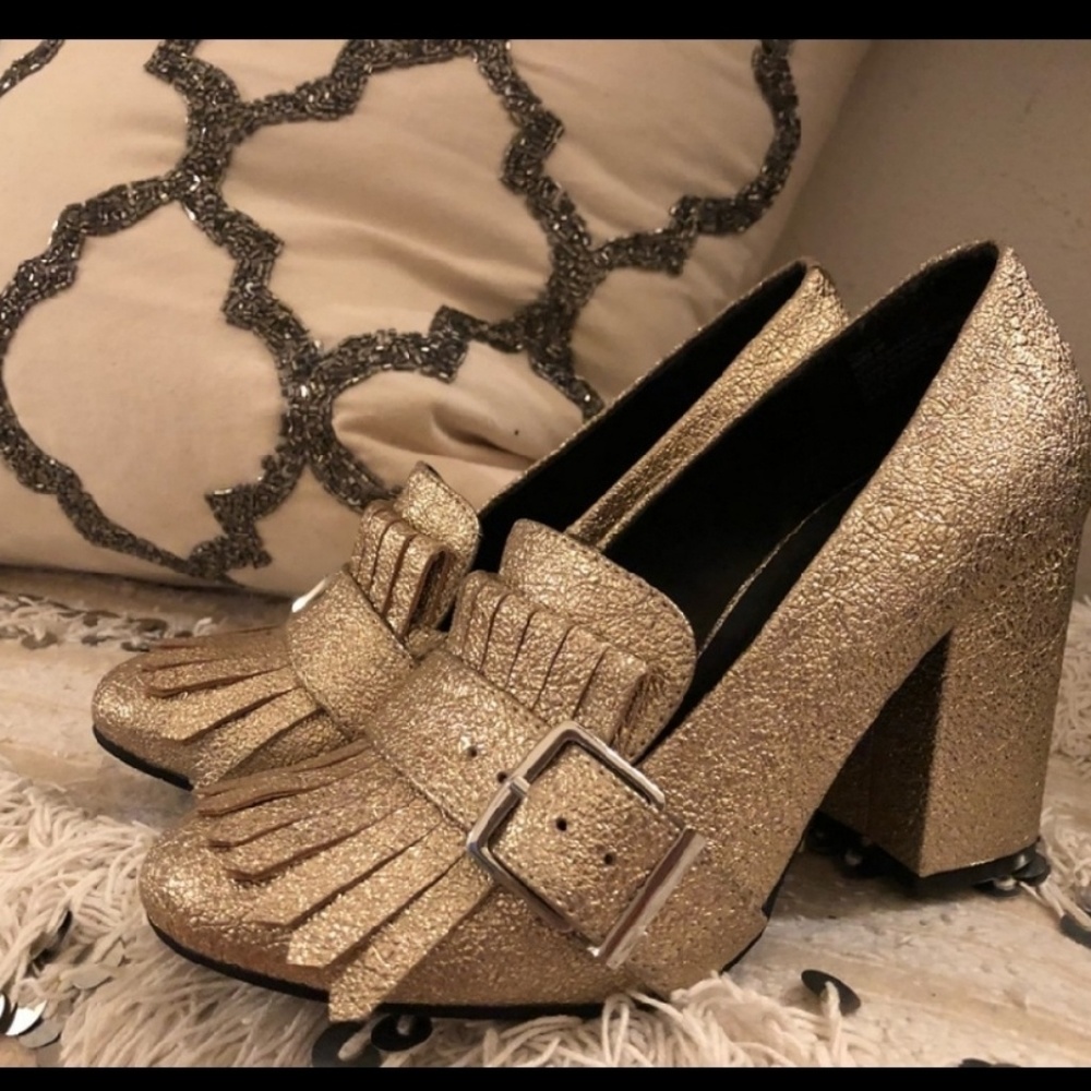 Gold shoes